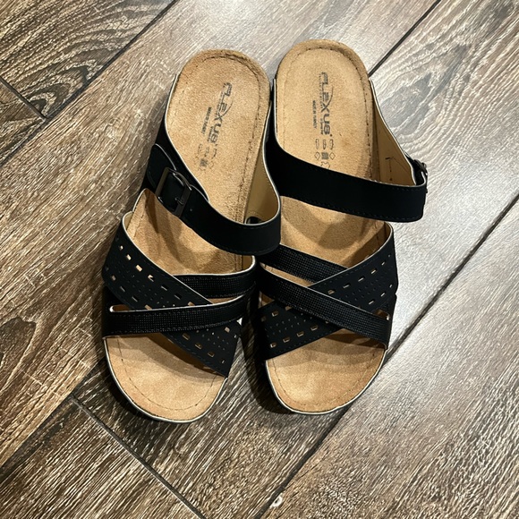 NWOT FLEXUS by Spring Step black open toe comfort wedge sandals - Picture 1 of 11